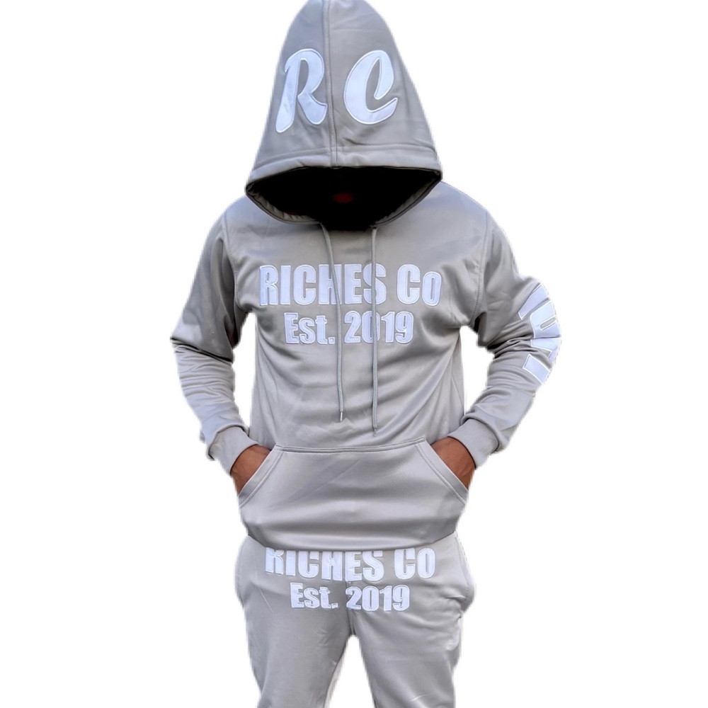 RICHES CO. APPAREL
10F1 Motivational Tracksuit - Grey